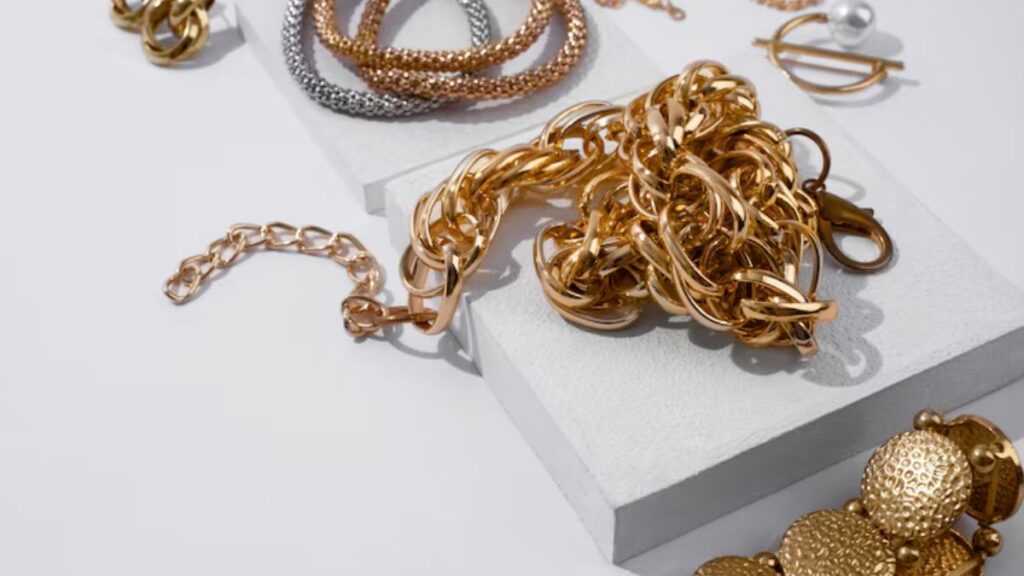 The Strength and Durability of 10kt Gold Necklaces